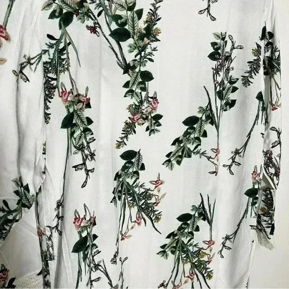 JAPNA LOUNGE white Floral Robe | size medium - Picture 4 of 5
